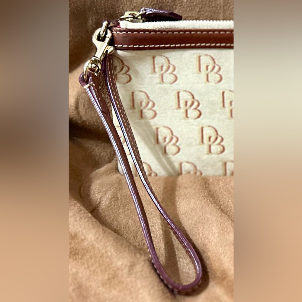 Dooney & Bourke Beige Monogram Wristlet with Brown Trim - Picture 4 of 15